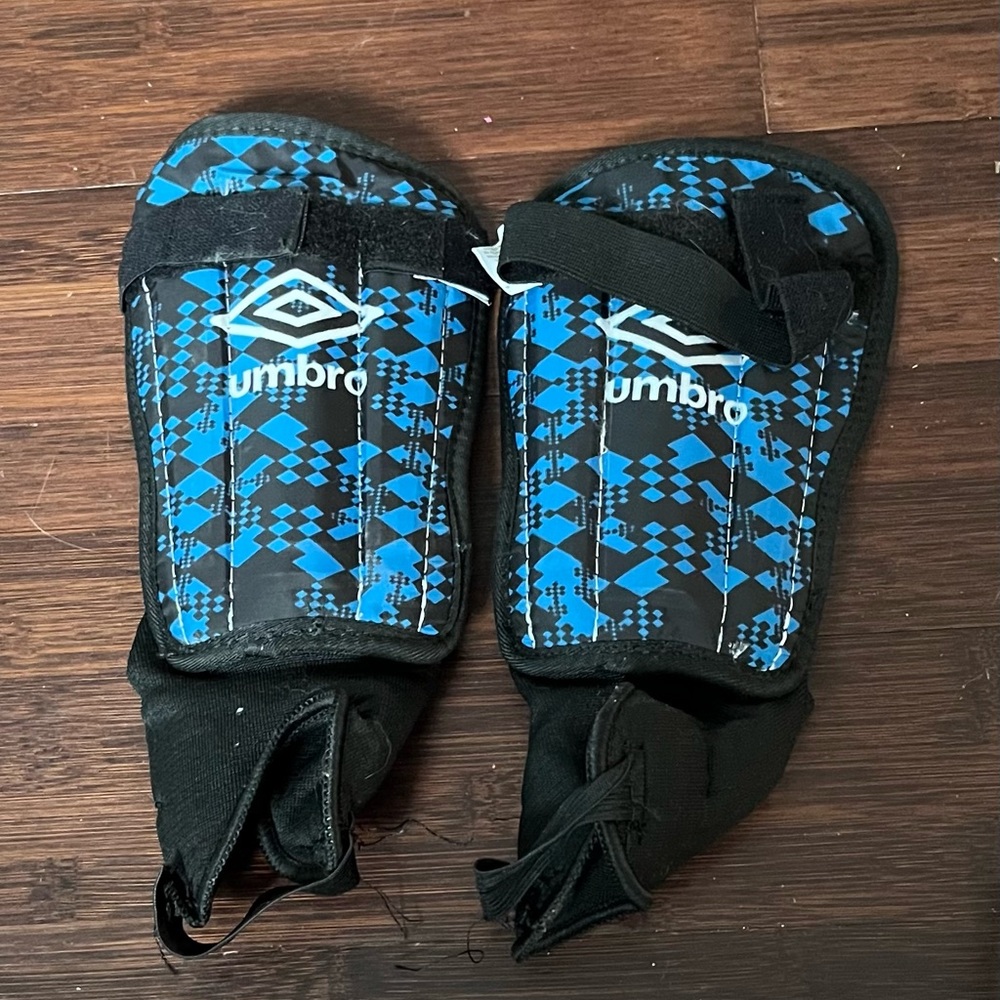 Umbro soccer pads